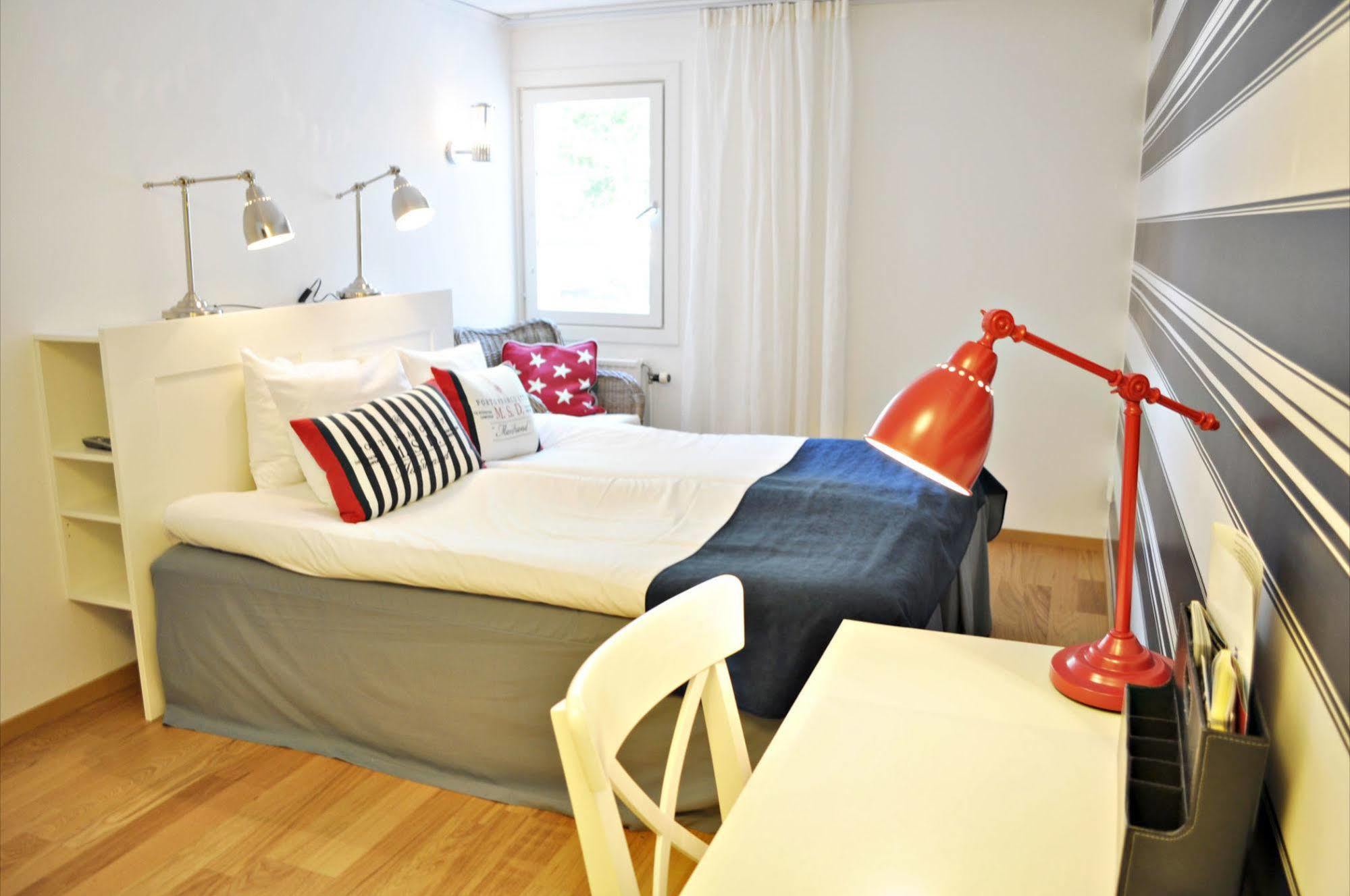 Jennys Hotell Och Restaurang Arvika Exterior foto